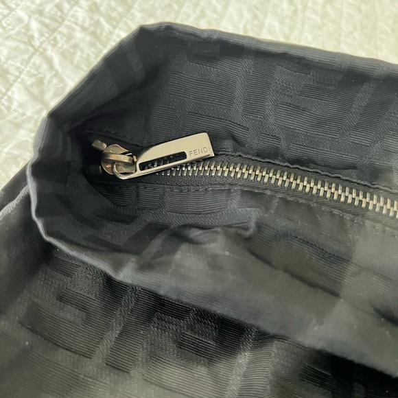 Authentic vintage Fendi Zucca tote. Black fabric. Vintage. Includes dust bag. - Picture 4 of 11